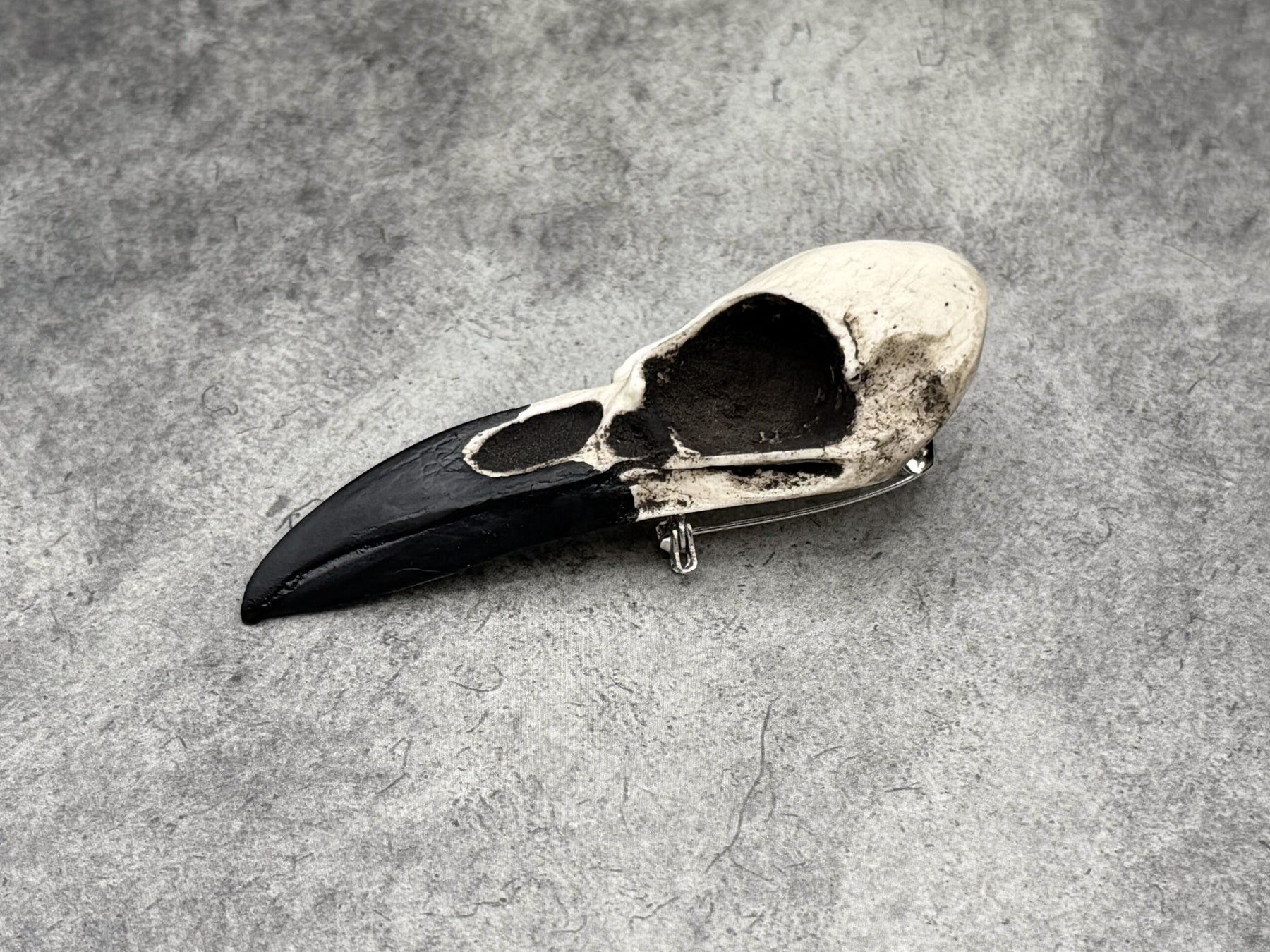Resin Raven Skull Brooch Pin Bird Skull Hat pin goth fantasy jewelry