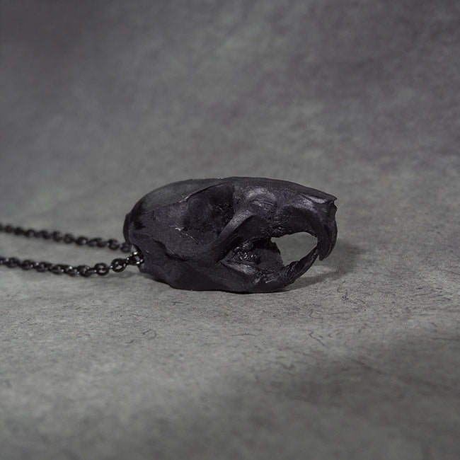 Skull, shiny black stainless steel - NECKLACE – TORVENIUS